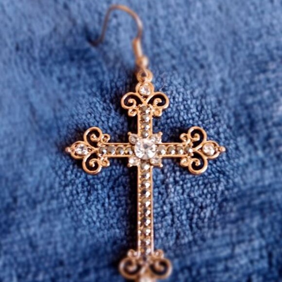 NWT  Forever 21 Antique Gold Tone Cross Dangle Earrings- 2.5" long - Picture 3 of 4